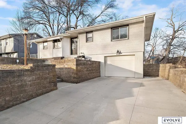 406 Robinson Avenue, Bellevue, NE 68005