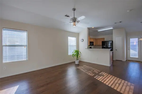 1956 Sampsell Drive, Grand Prairie, TX 75051