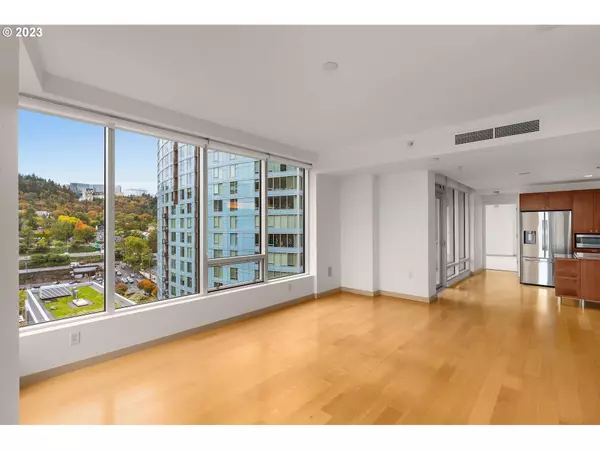 3570 S RIVER PKWY #1211, Portland, OR 97239