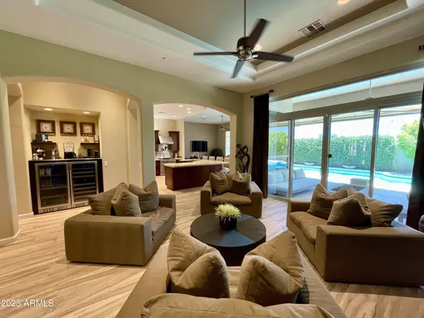 5761 E NIGHT GLOW Circle, Scottsdale, AZ 85266