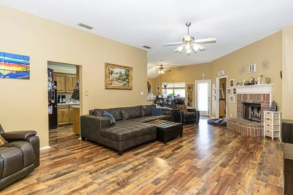 6961 Ranch Hill Drive, Flint, TX 75762