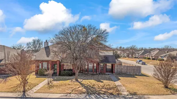 470 Chestnut Lane, Desoto, TX 75115