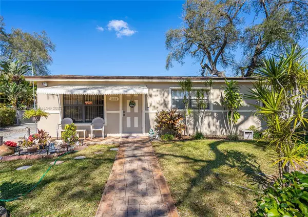 1331 NE 208th Ter, Miami, FL 33179