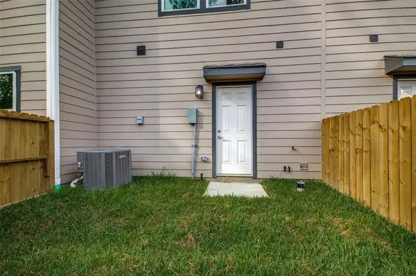 5262 Ella #801, Houston, TX 77018