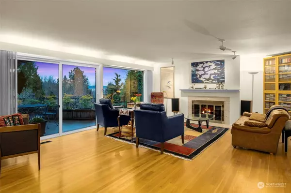 5233 Pullman AVE NE, Seattle, WA 98105