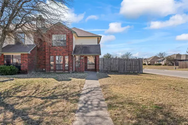 470 Chestnut Lane, Desoto, TX 75115
