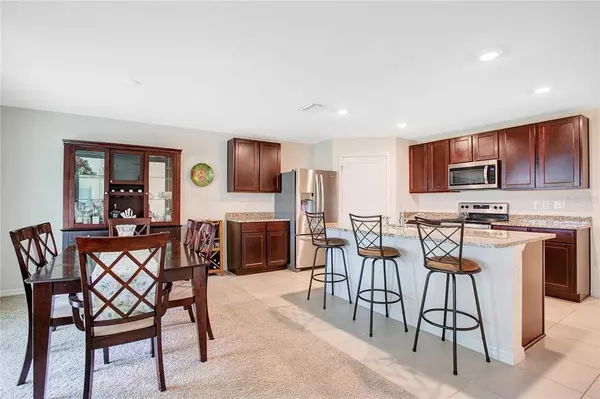 7760 BROAD POINT DR, Zephyrhills, FL 33540