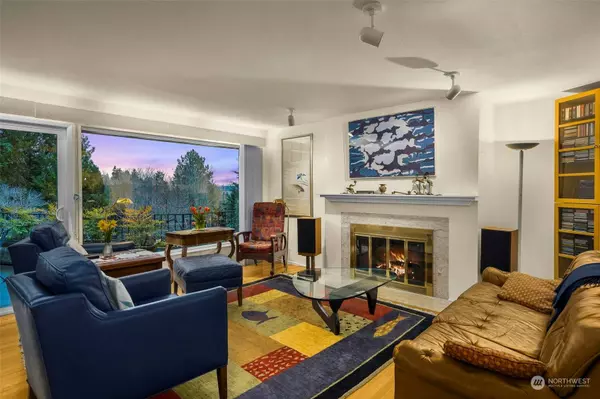 5233 Pullman AVE NE, Seattle, WA 98105