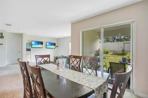 7760 BROAD POINT DR, Zephyrhills, FL 33540