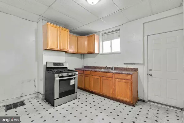 3232 LEVERTON AVE, Baltimore, MD 21224