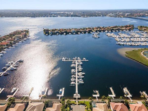 312 10TH AVE E, Palmetto, FL 34221