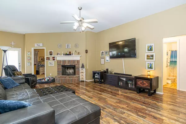 6961 Ranch Hill Drive, Flint, TX 75762