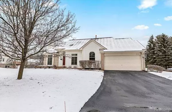 43700 Algonquin, Novi, MI 48375