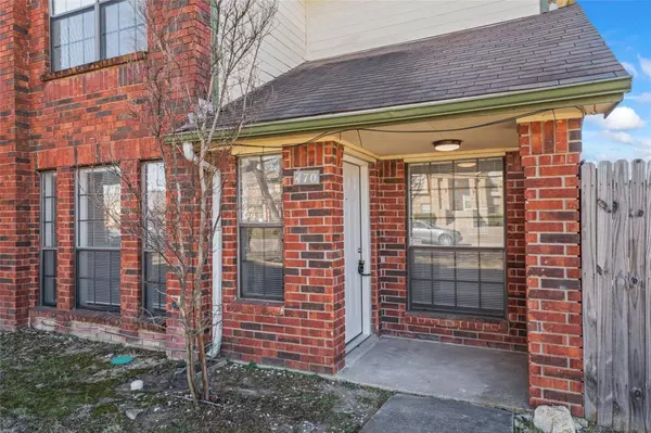 470 Chestnut Lane, Desoto, TX 75115