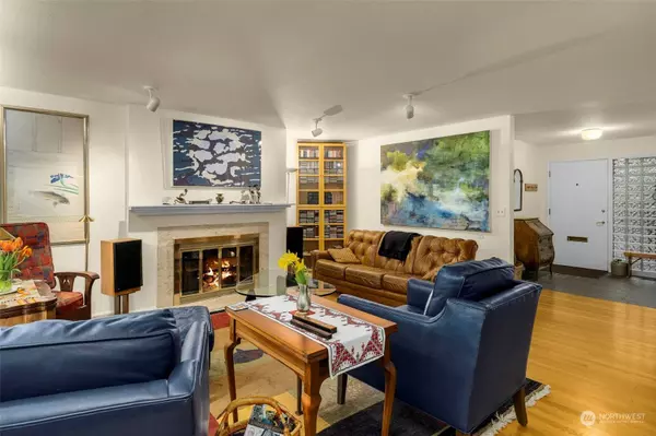 5233 Pullman AVE NE, Seattle, WA 98105