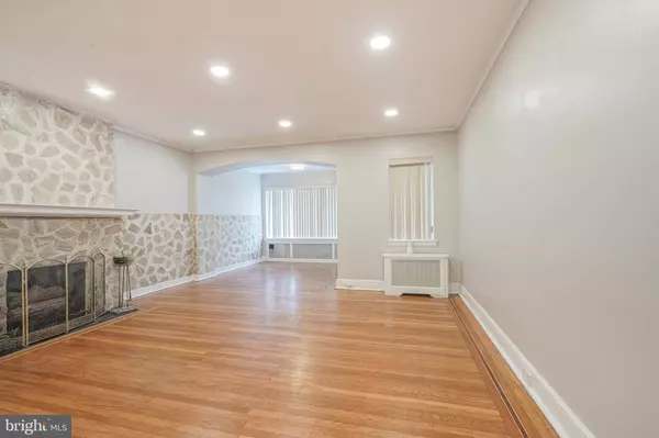 6429 N SYDENHAM ST, Philadelphia, PA 19126