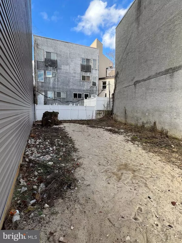 702 N 18TH ST, Philadelphia, PA 19130