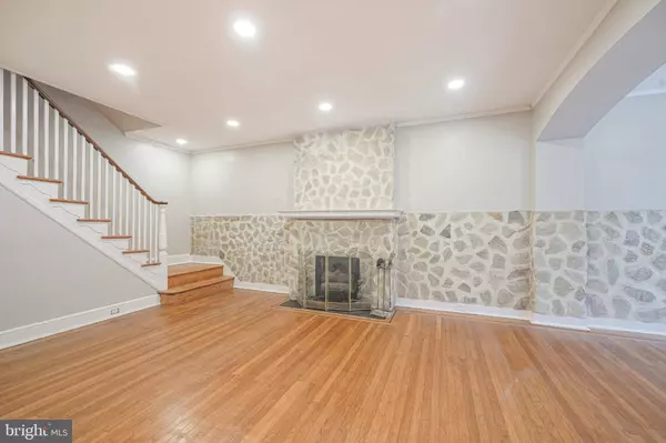 6429 N SYDENHAM ST, Philadelphia, PA 19126