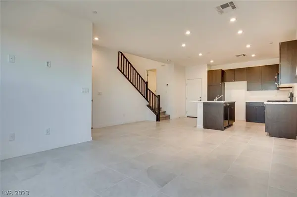 9884 Kings Glen Street, Las Vegas, NV 89141