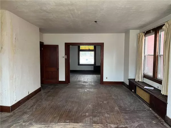 445 5th Ave, New Kensington, PA 15068