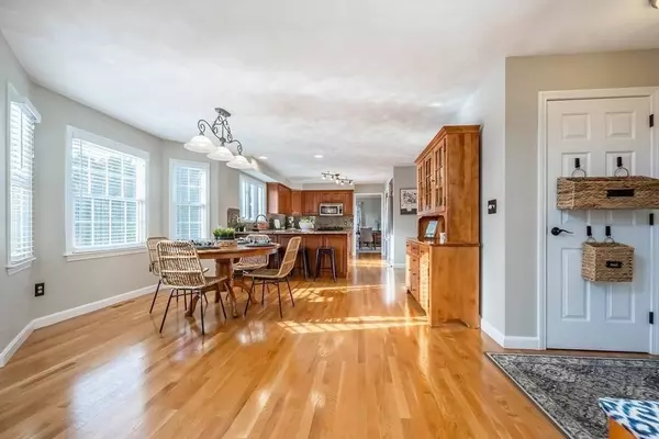 5 Devonshire Pl, Andover, MA 01810