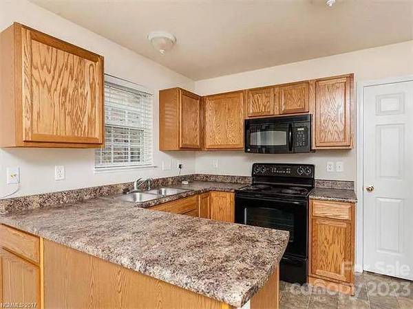 51 Lanceford CIR, Fletcher, NC 28732