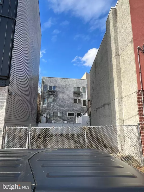 702 N 18TH ST, Philadelphia, PA 19130