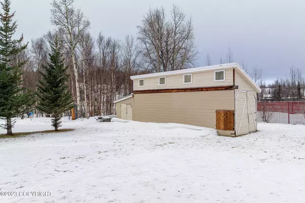 4971 E Rhubarb CIR, Wasilla, AK 99654