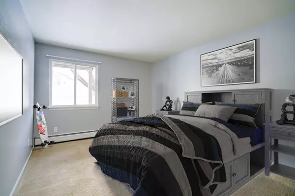 4312 Melody Ln #105, Madison, WI 53704