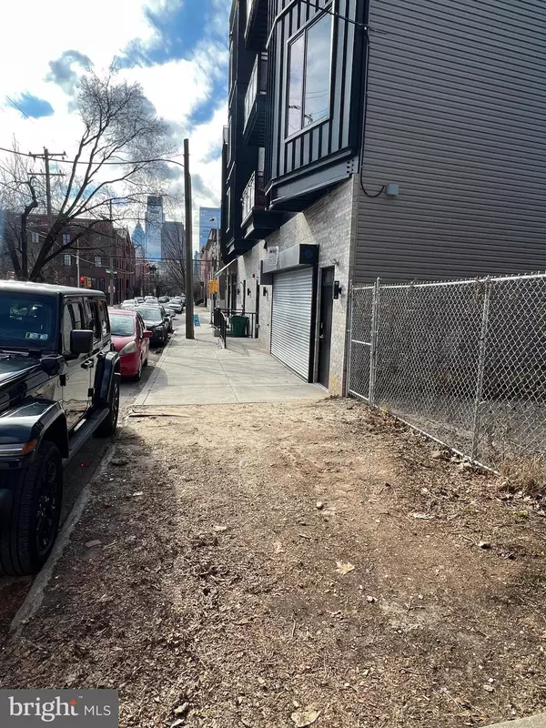 702 N 18TH ST, Philadelphia, PA 19130