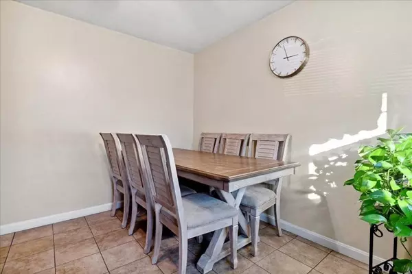 15 Pilgrim Cir #B, Methuen, MA 01844