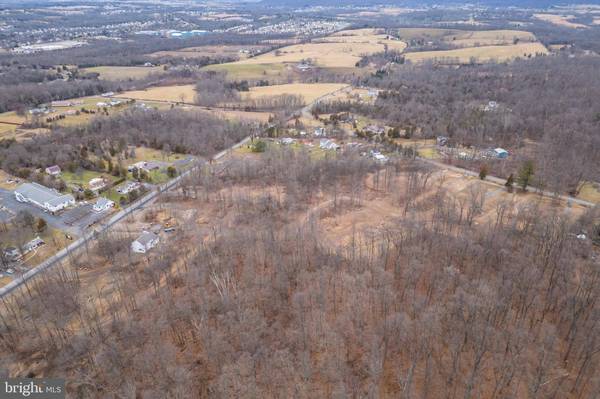 003 OLD DOUGLASS DR #BRIARWOOD, Douglassville, PA 19518