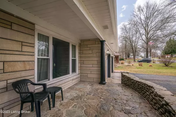 1346 Frances Dr, New Albany, IN 47150