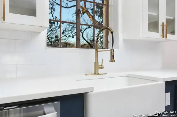 1148 SUNSHINE DR, San Antonio, TX 78228-2924