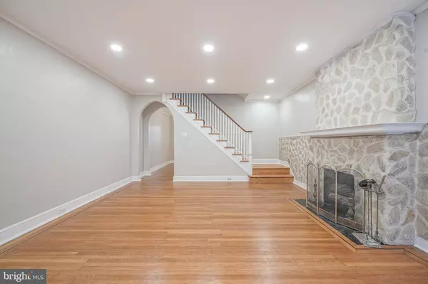 6429 N SYDENHAM ST, Philadelphia, PA 19126