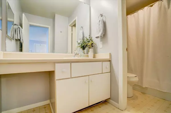 4312 Melody Ln #105, Madison, WI 53704