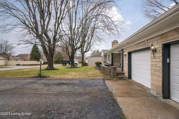 1346 Frances Dr, New Albany, IN 47150