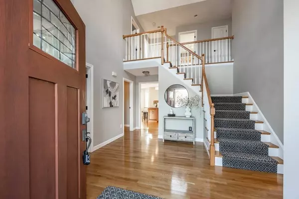 5 Devonshire Pl, Andover, MA 01810