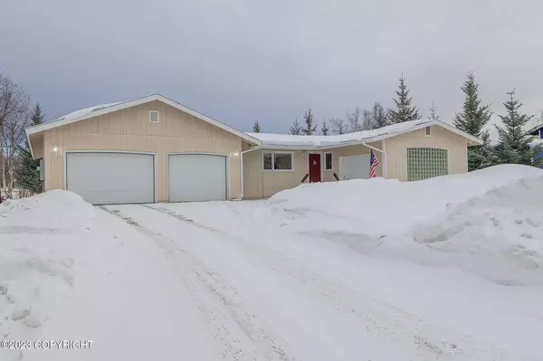 4971 E Rhubarb CIR, Wasilla, AK 99654