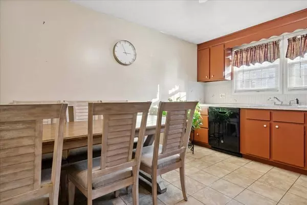 15 Pilgrim Cir #B, Methuen, MA 01844