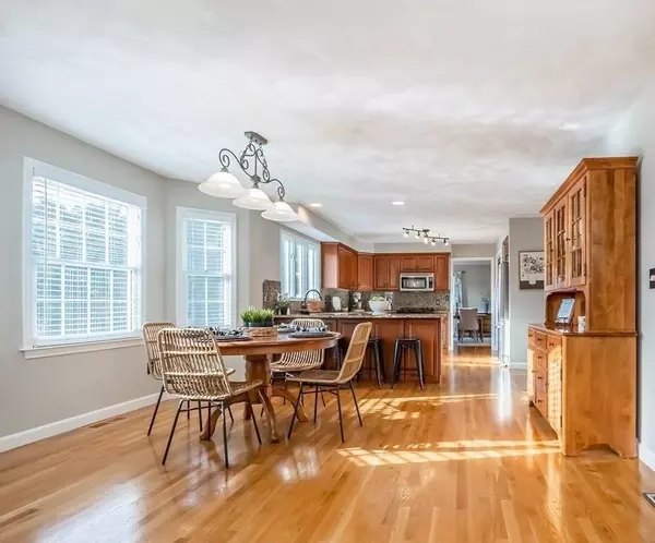 5 Devonshire Pl, Andover, MA 01810