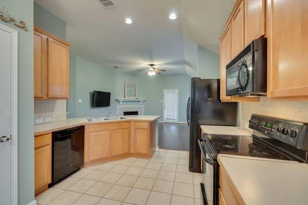 13784 Trail Stone Lane, Fort Worth, TX 76052