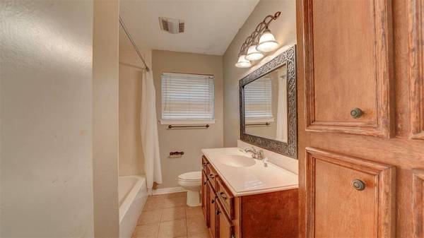 5009 De Milo DR, Houston, TX 77092