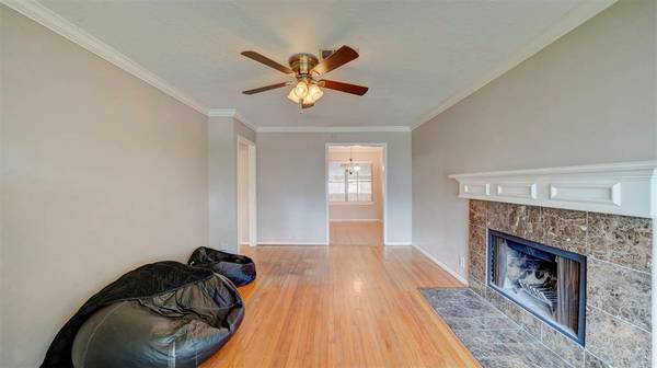 5009 De Milo DR, Houston, TX 77092