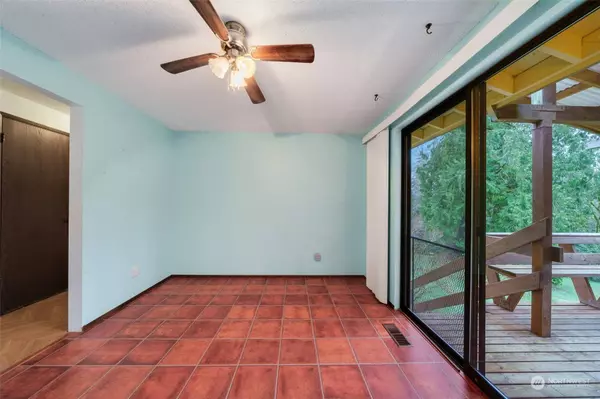 203 NE Bear Creek Dewatto RD, Belfair, WA 98528