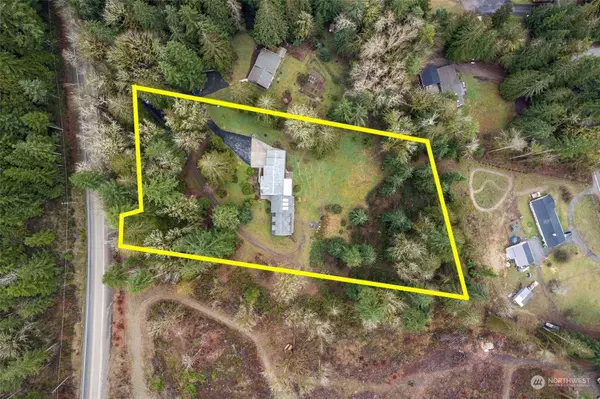 203 NE Bear Creek Dewatto RD, Belfair, WA 98528