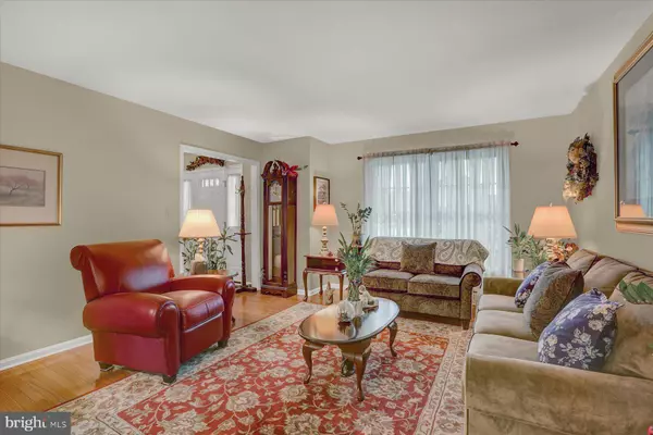 224 OVERFIELD DR, Carlisle, PA 17015