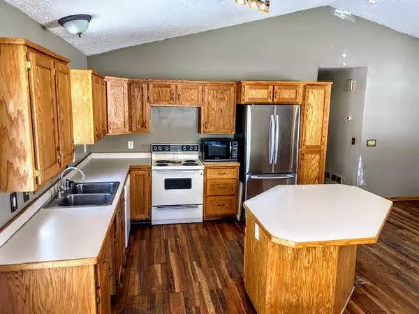 510 Ashland ST N, Cambridge, MN 55008