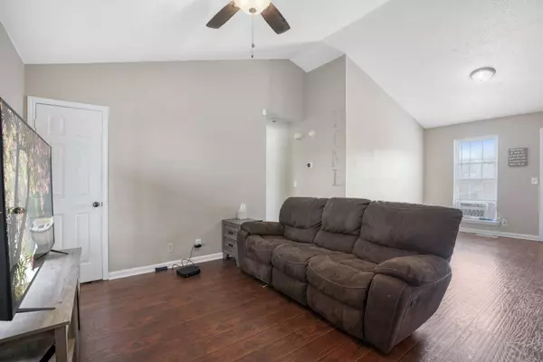 308 Hunter Owens Ct, Oak Grove, KY 42262