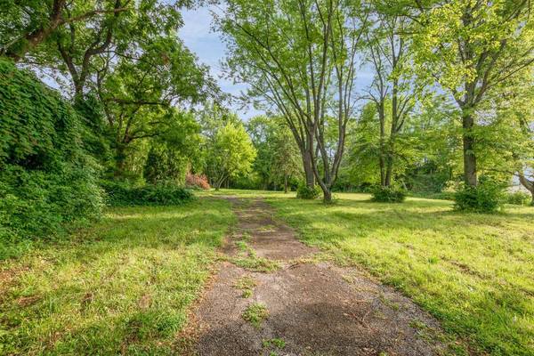 11853 Montgomery Road, Symmes Twp, OH 45249